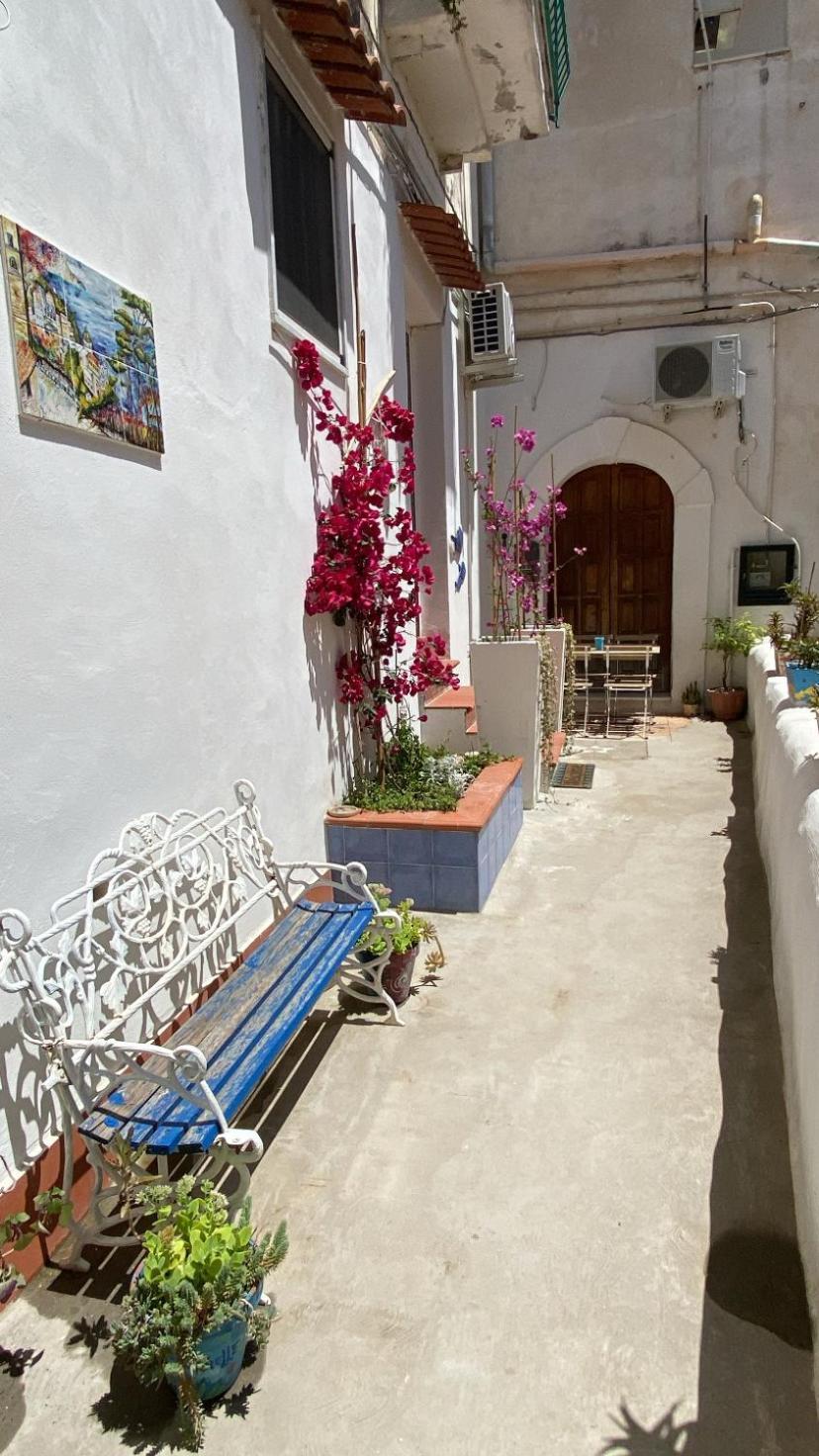 Casa Vacanza Le Tre Sorelle Виетри Экстерьер фото