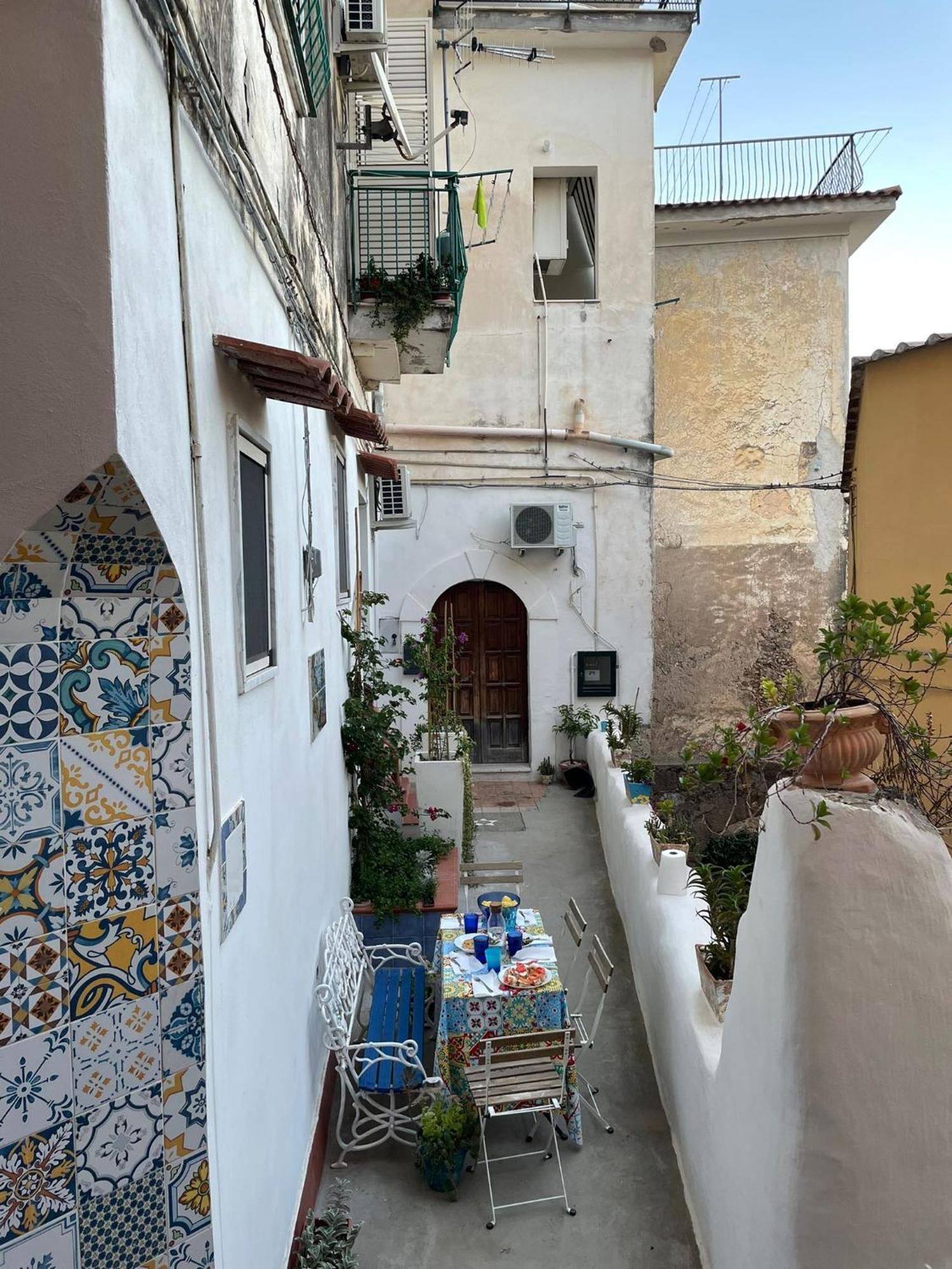 Casa Vacanza Le Tre Sorelle Виетри Экстерьер фото